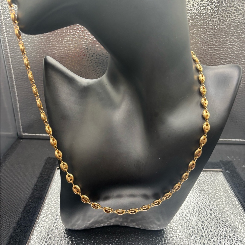 Elegant Gold Necklace - Picture 4 of 6